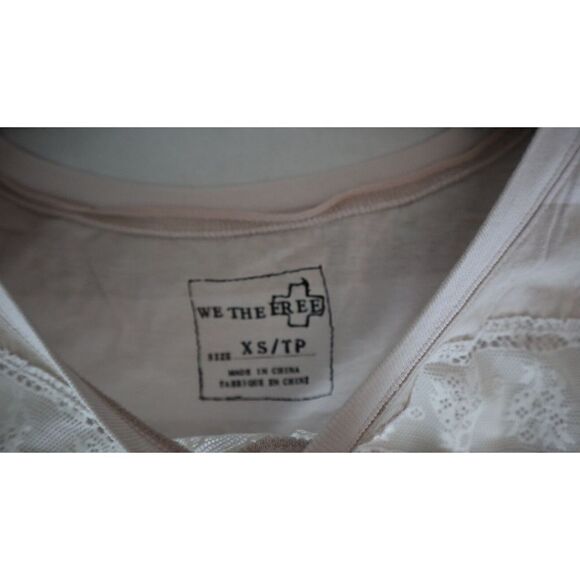 Free People Women's Sz XS Taupe/Pale Pink Oversized Lace Sheer Bottom Top $102 - Picture 6 of 8